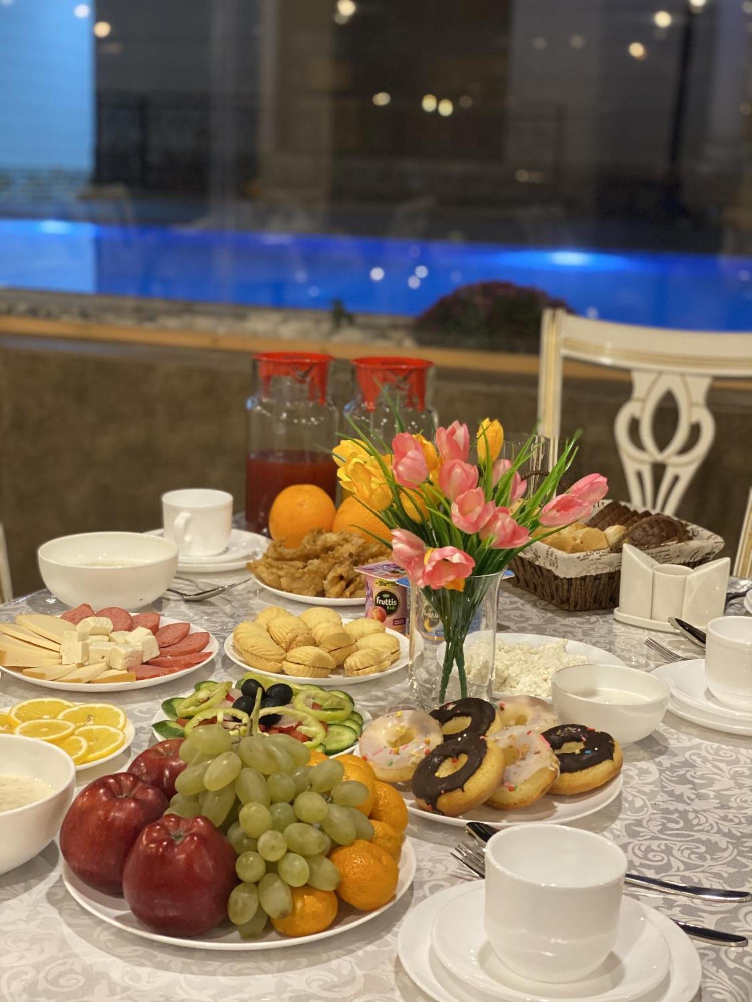 Grand Karavan Hotel Tasken Kültér fotó
