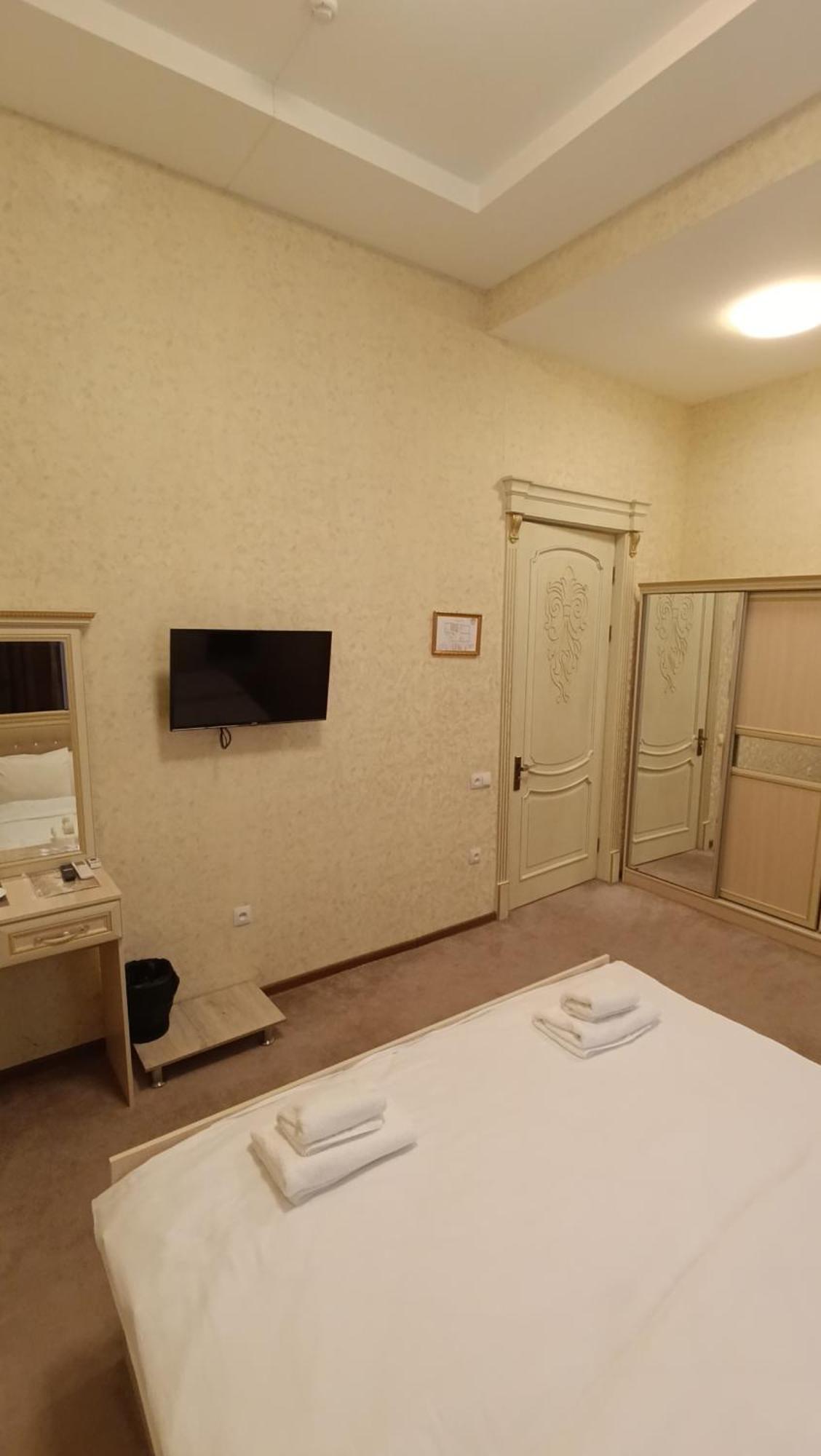 Grand Karavan Hotel Tasken Kültér fotó