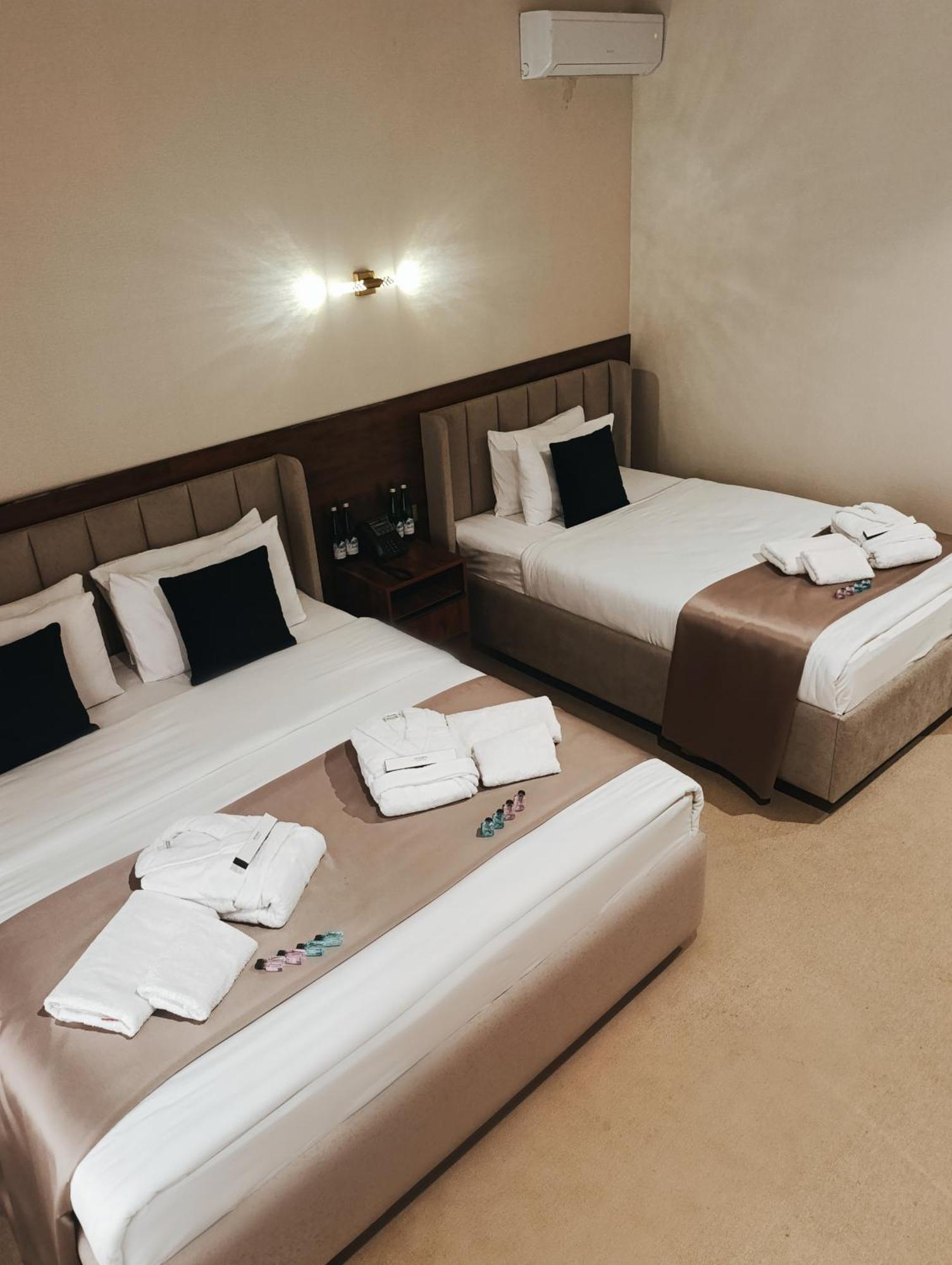 Grand Karavan Hotel Tasken Kültér fotó